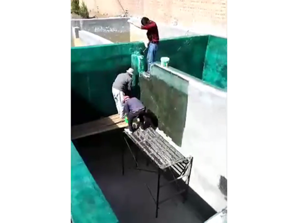 安阳市铜冶镇南鲁仙砖厂污水池三油两布玻璃钢施工
